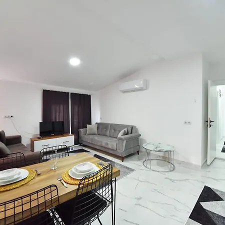 Çeşmi Kaş Apart Apart Otel *